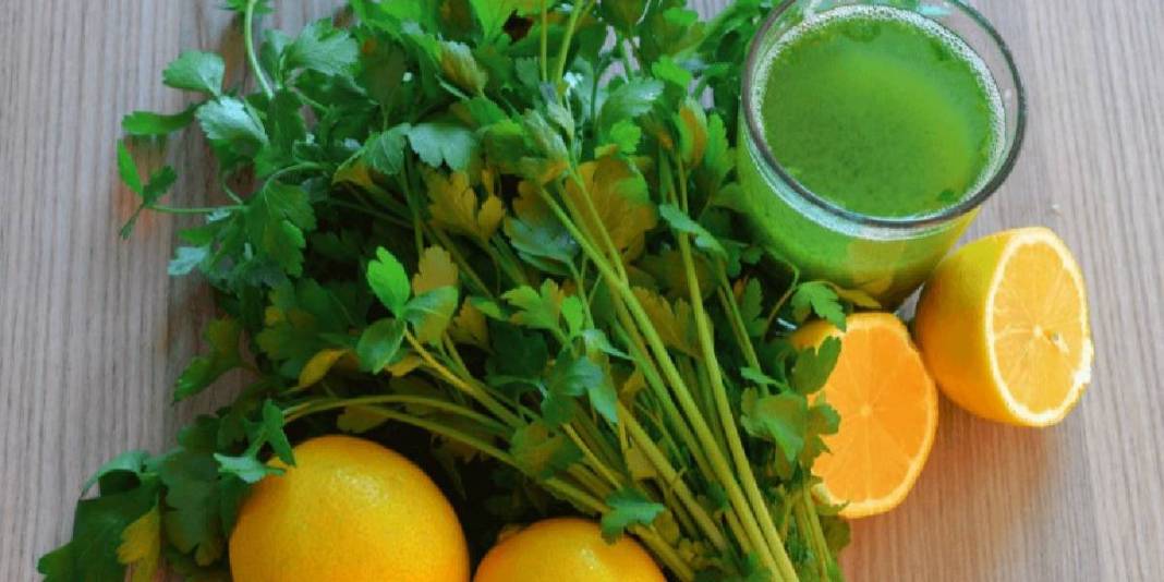 15 günde etkisini gösteriyor! Aç karnına maydanoz ve limon mucizesi: Sadece zayıflatmakla da kalmıyor… 3